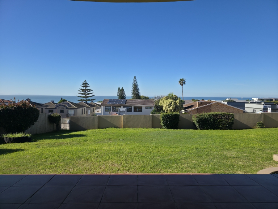 7 Bedroom Property for Sale in Wavecrest Eastern Cape